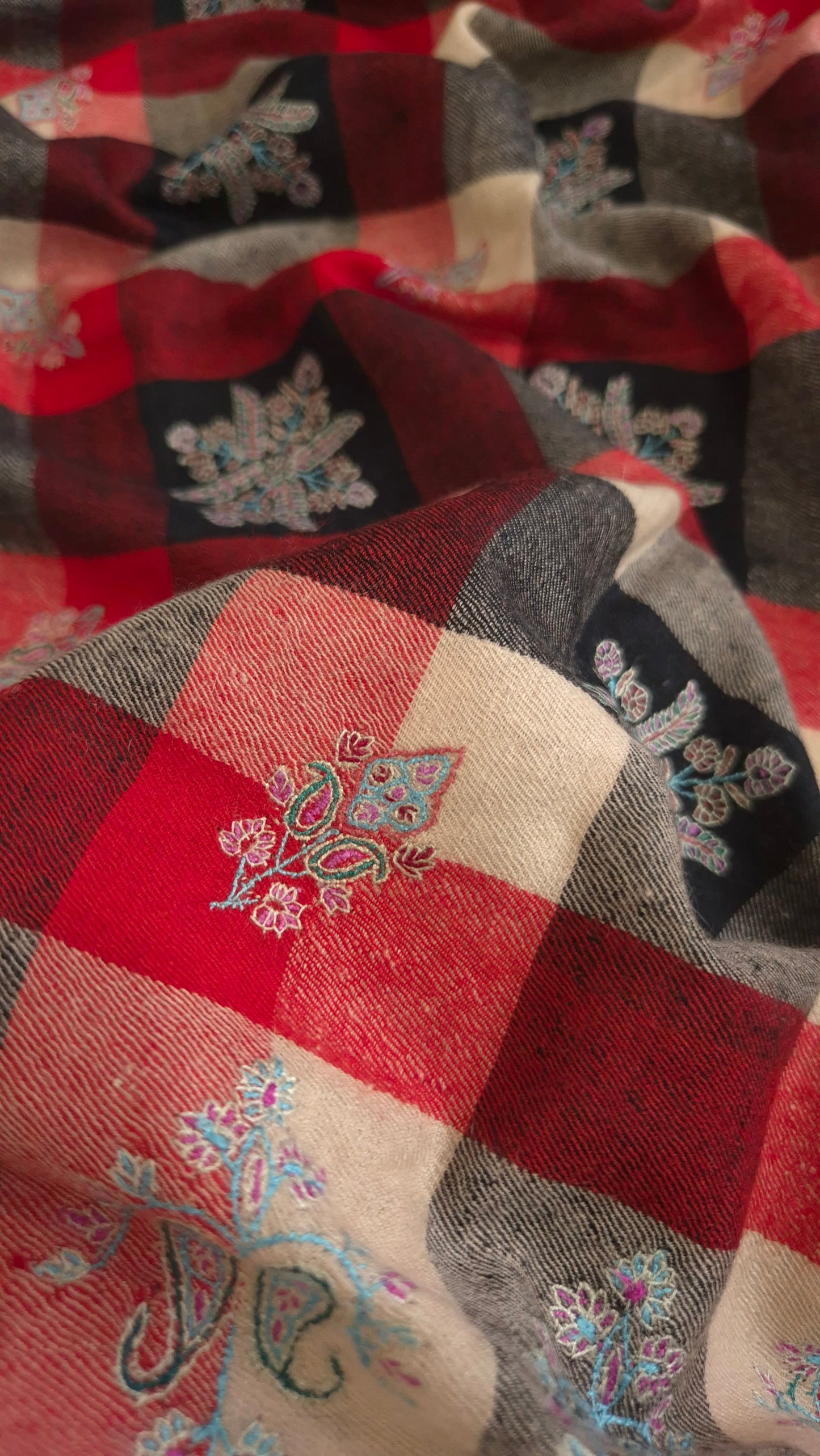 Kashmiri Pashmina Shawl- Checkered Embroidered Design