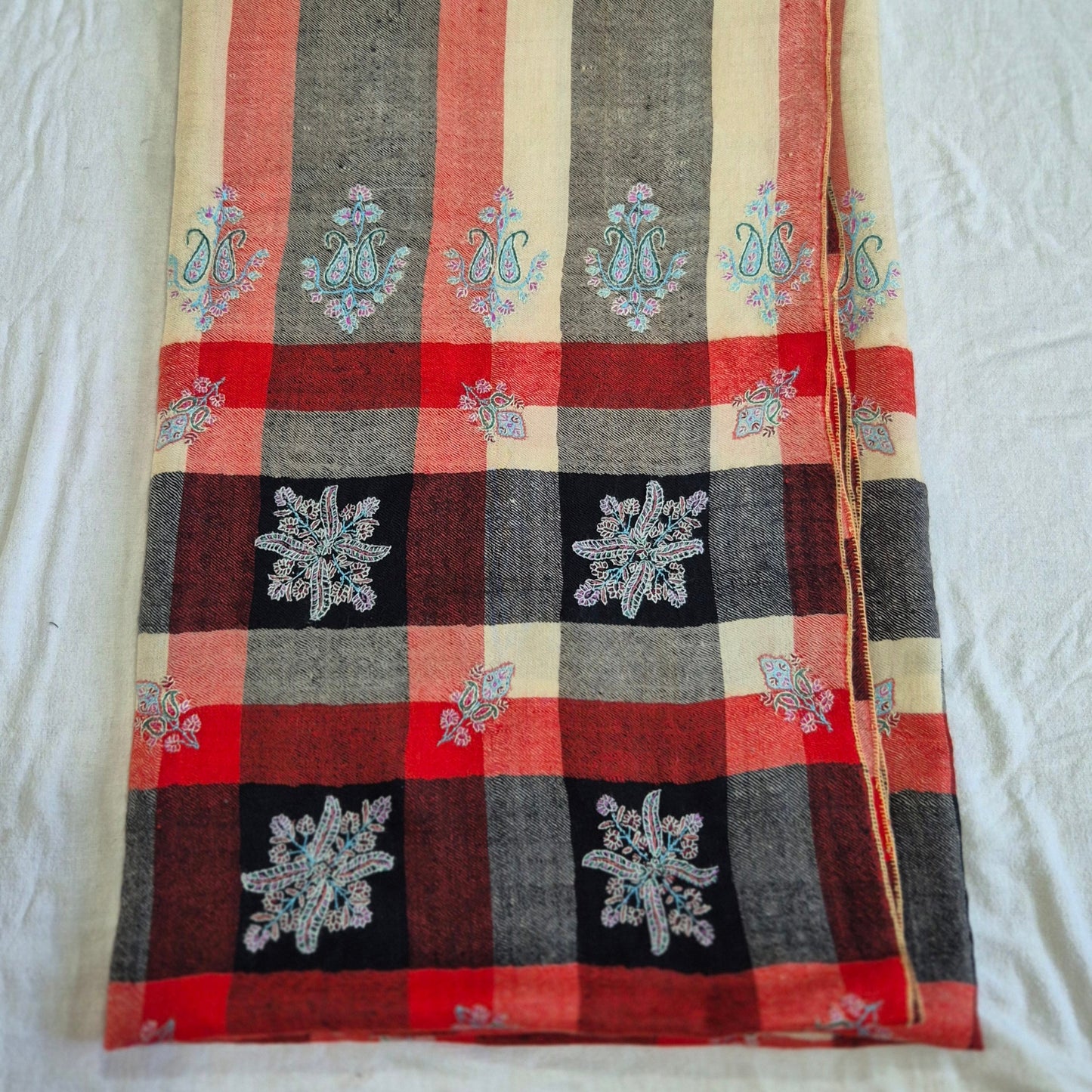 Kashmiri Pashmina Shawl- Checkered Embroidered Design